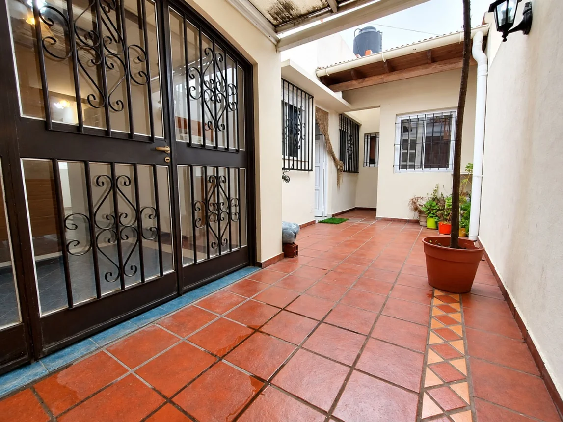 Casa de 4 ambientes en venta en La Plata, 30 E/ 55 y 56 N° 1100, foto 4