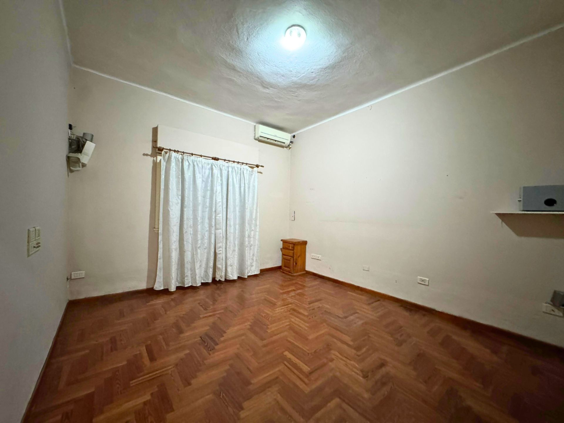 Foto 7 — CASA EN VENTA 4 AMBIENTES EN LONGCHAMPS