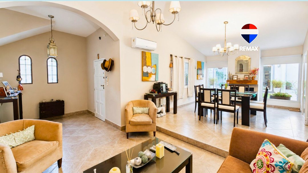 VENTA/PERMUTA CASA C/PILETA GRAND BOURG