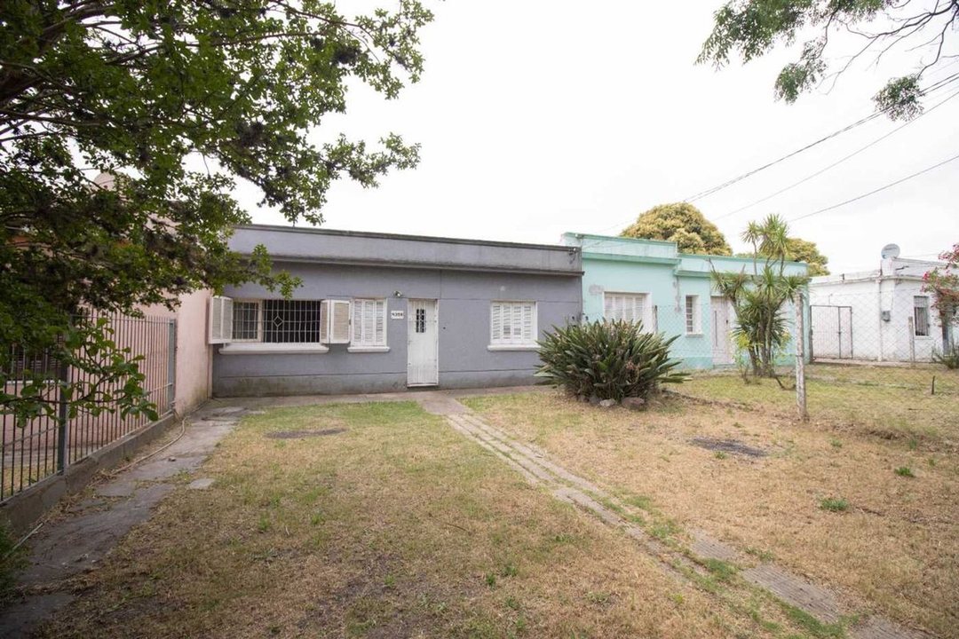 Casa en venta 4 ambientes en Bv. Aparicio Saravía 4300, Peñarol, Peñarol, Montevideo 1 Casa en venta 4 ambientes en Bv. Aparicio Saravía 4300, Peñarol, Peñarol, Montevideo