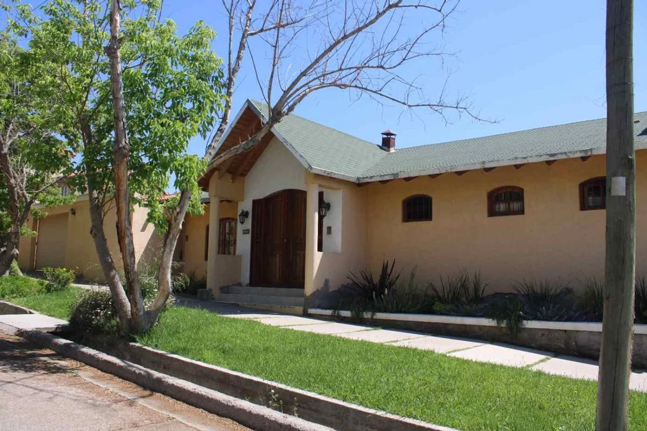 Casa en venta en Mendoza, foto 2