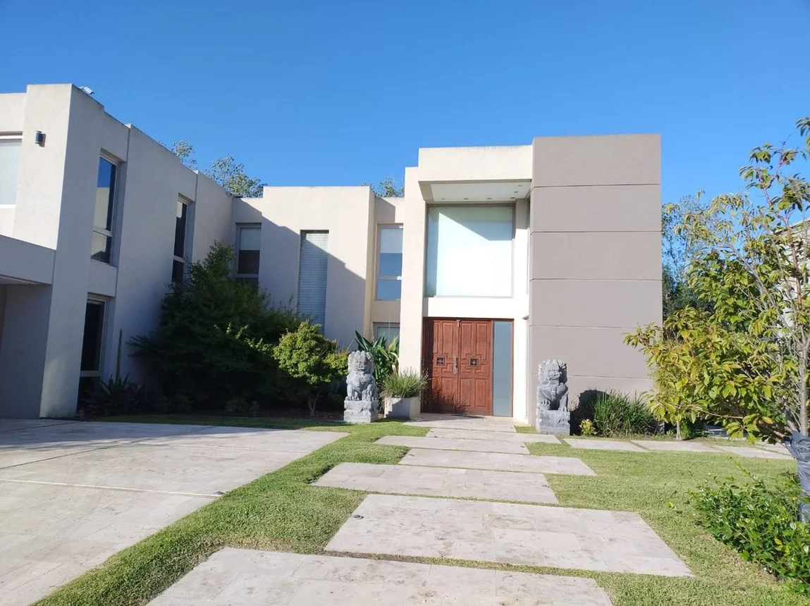 Casa en venta en Pilar