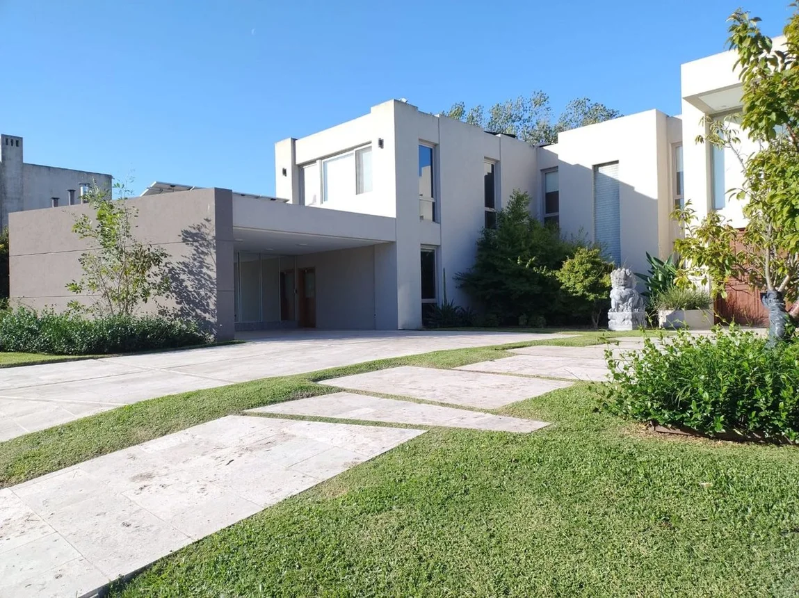 Casa en venta en Pilar, foto 3