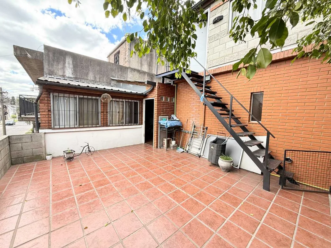 Casa de 5 ambientes en venta en Caseros, Ministro Francisco Cocchiararo 5300, foto 5