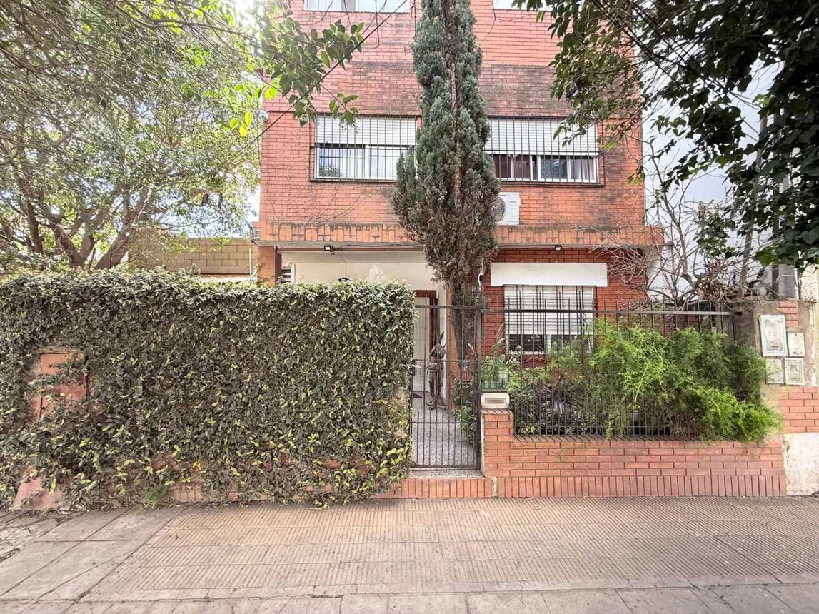 Casa de 5 ambientes en venta en Caseros, Ministro Francisco Cocchiararo 5300, foto 2