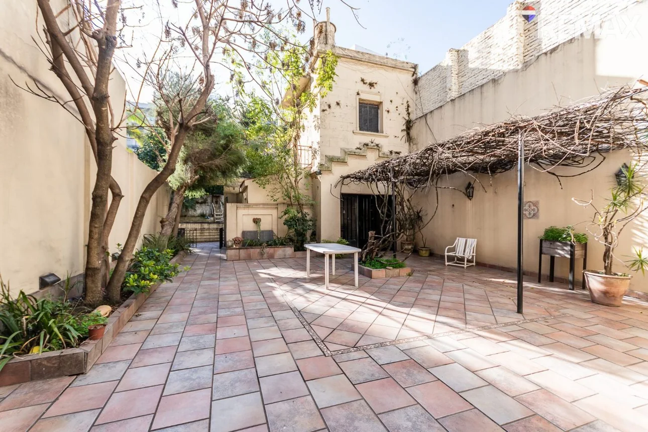 Venta chalet, 8 amb, 5 cocheras, quincho, pileta, foto 1