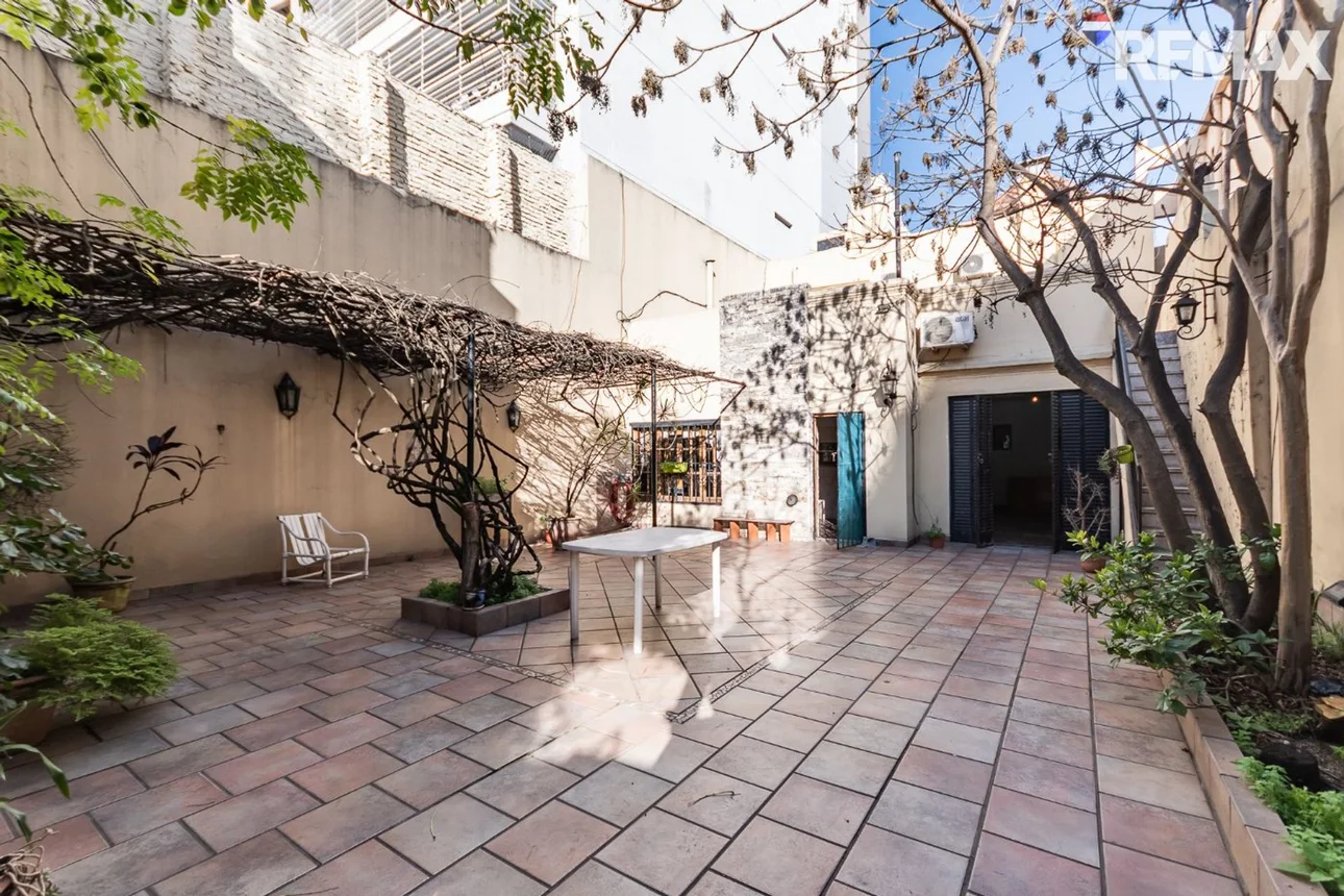 Venta chalet, 8 amb, 5 cocheras, quincho, pileta, foto 3