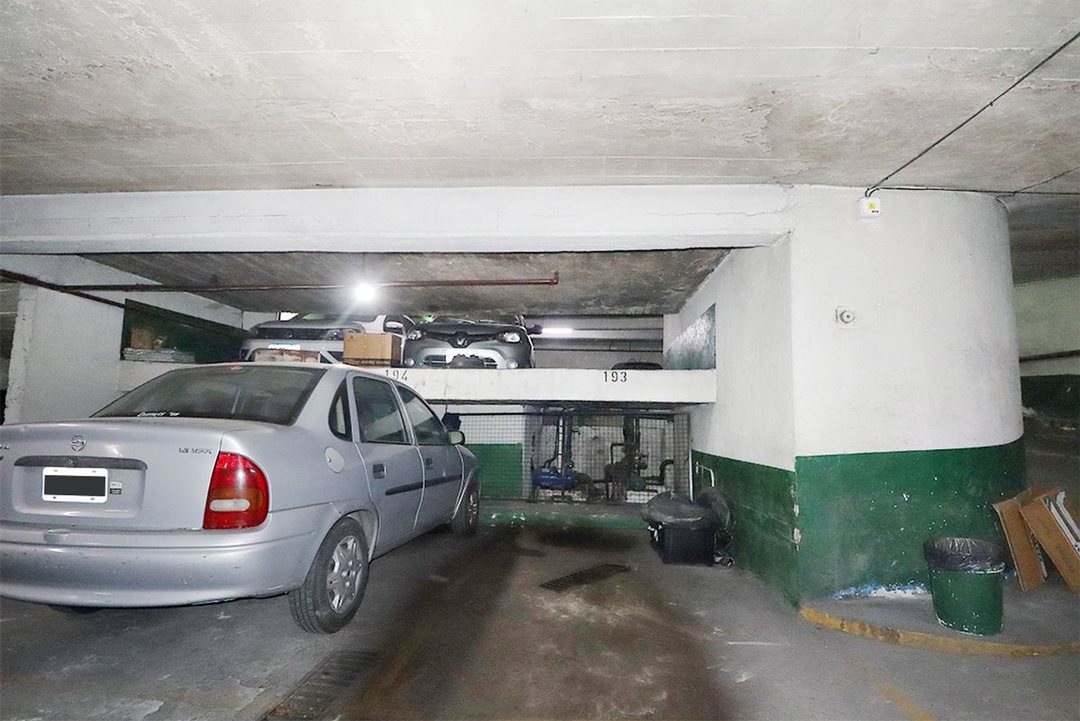 Venta cochera fija en edificio de cocheras