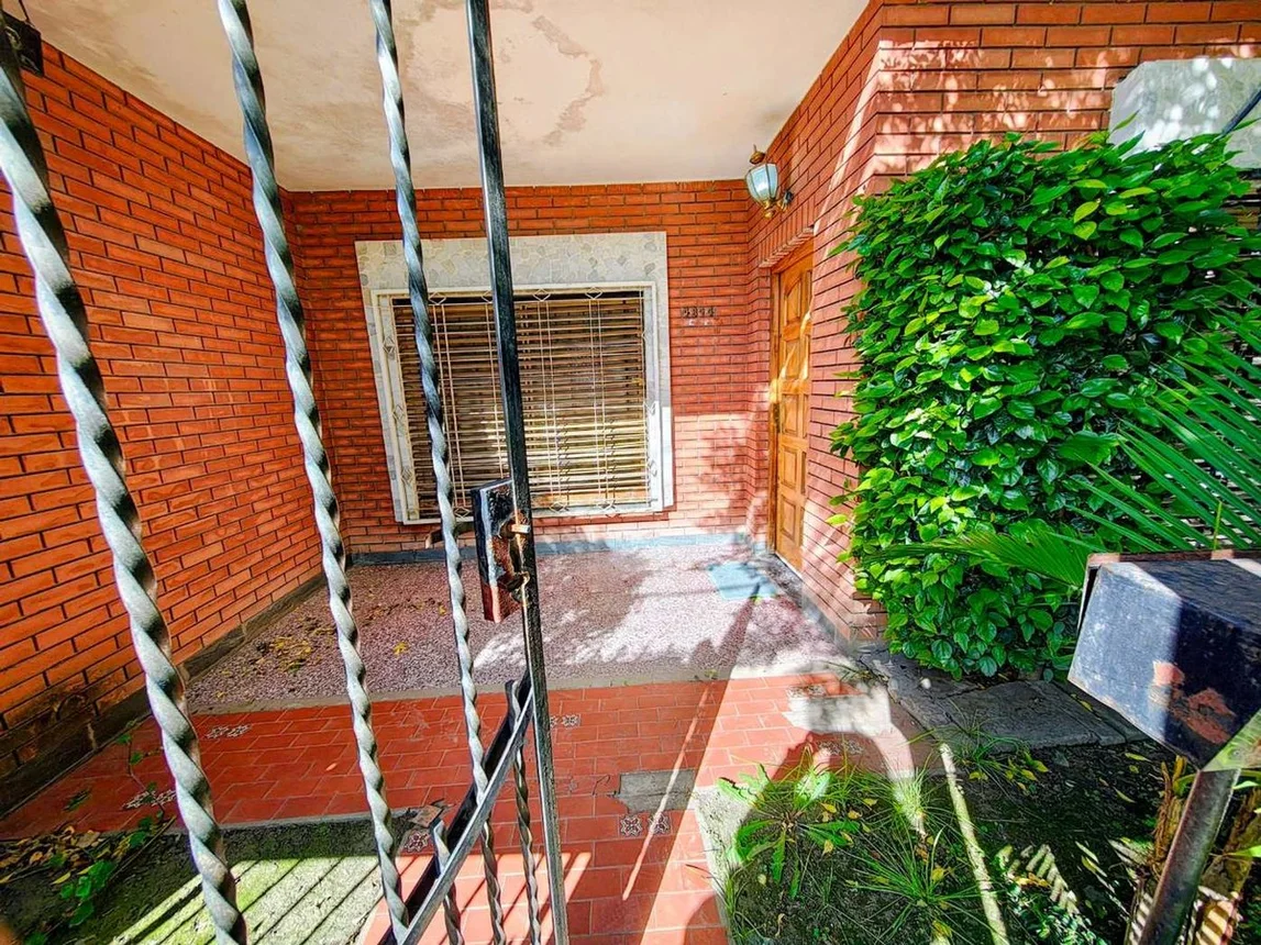 Casa en venta en Villa Luzuriaga, foto 4