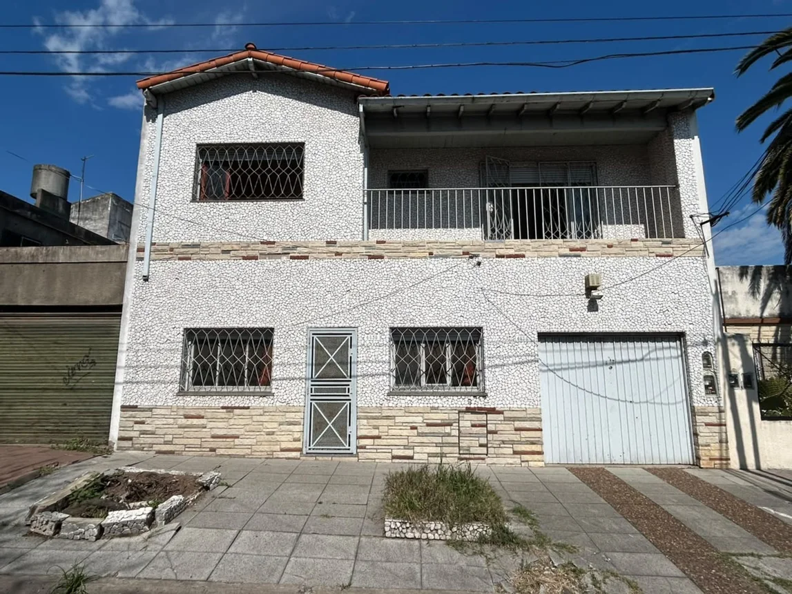 Casa de 4 ambientes en venta en Villa Ballester, Olavarría 4600, foto 2
