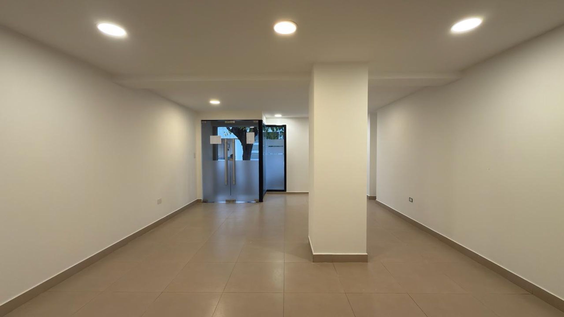 LOCAL COMERCIAL VENTA 50 MT2 VICENTE LOPEZ 1400 - foto 7