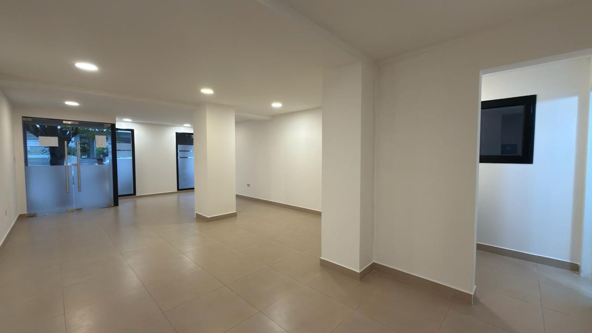 LOCAL COMERCIAL VENTA 50 MT2 VICENTE LOPEZ 1400 - foto 6