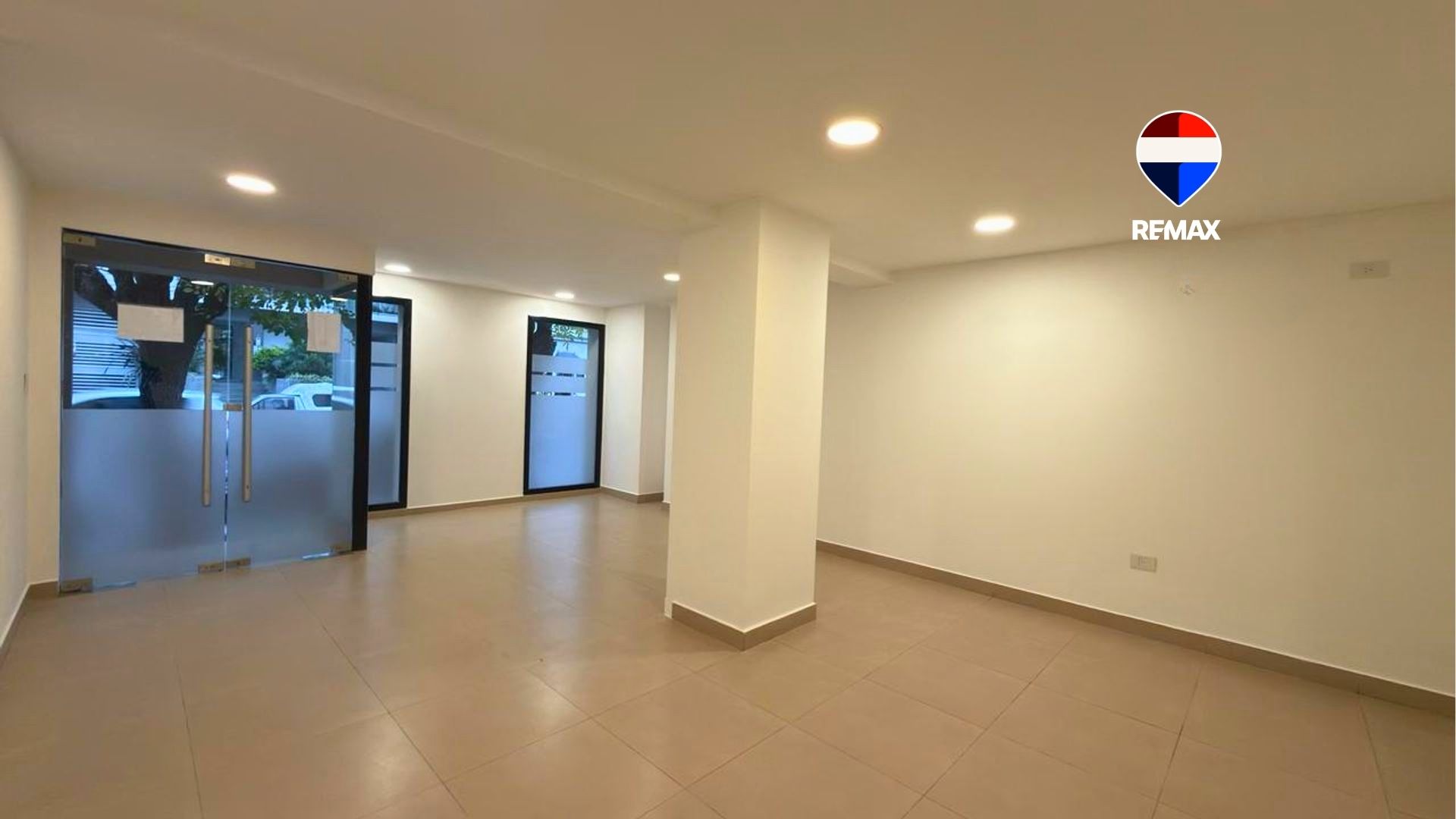 LOCAL COMERCIAL VENTA 50 MT2 VICENTE LOPEZ 1400 - foto 1