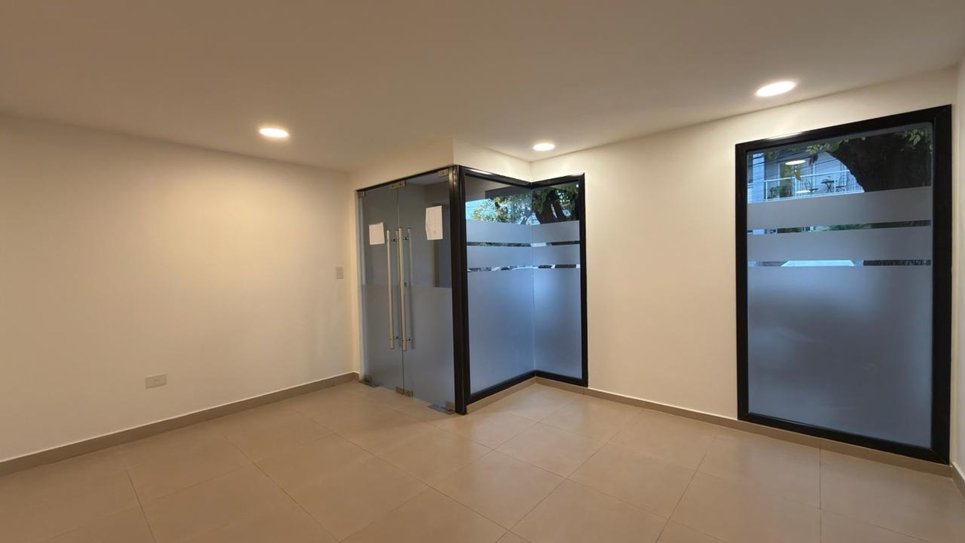 LOCAL COMERCIAL VENTA 50 MT2 VICENTE LOPEZ 1400 - foto 5
