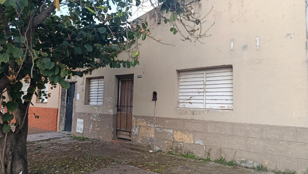 Dos casas + gran terreno Ideal inversión.