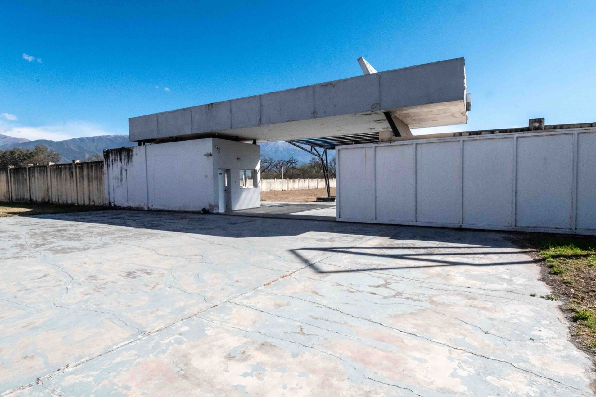 LOCAL COMERCIAL MAS TERRENO VENTA CAMINO COLON - foto 3