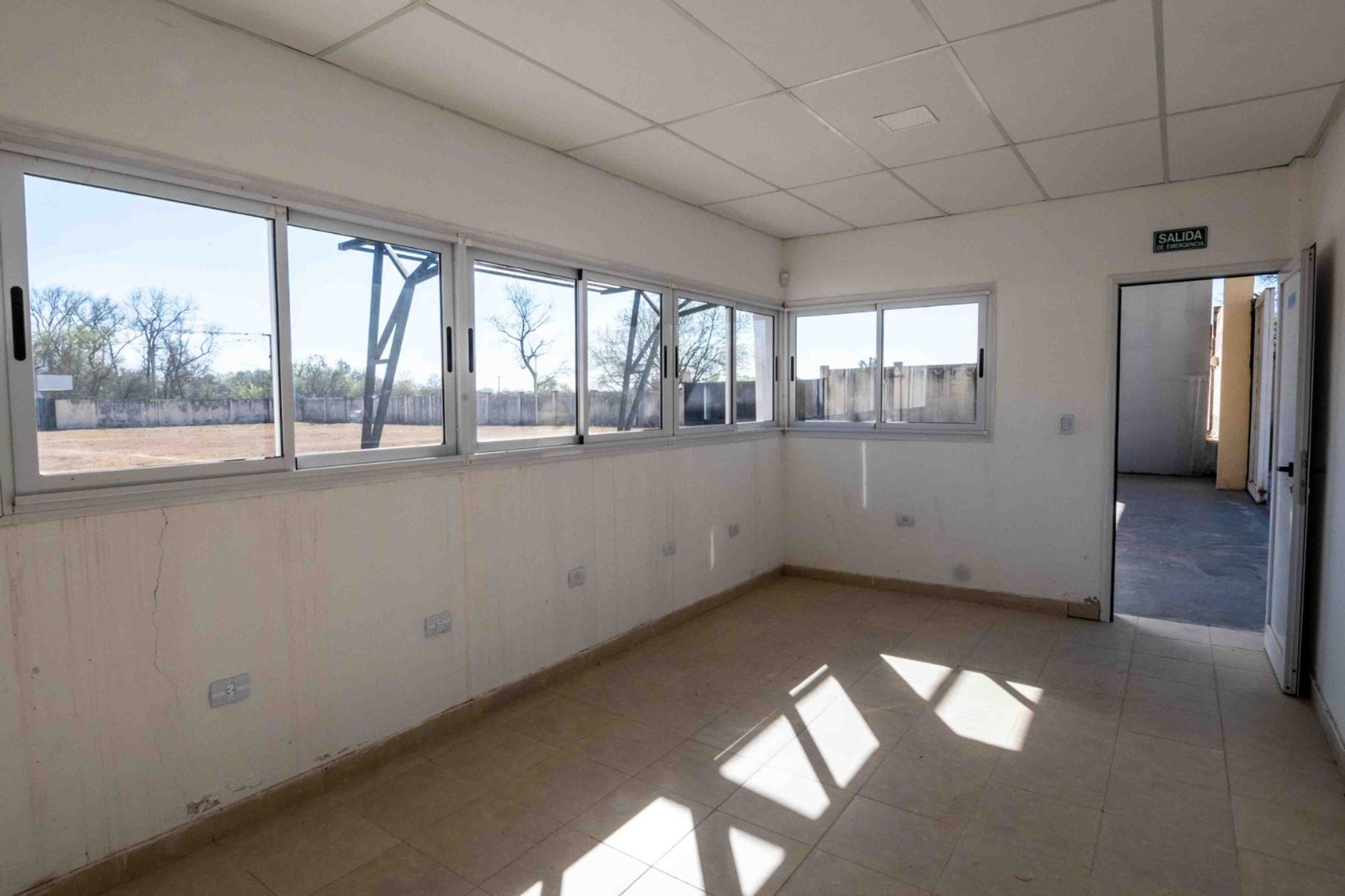 LOCAL COMERCIAL MAS TERRENO VENTA CAMINO COLON - foto 15