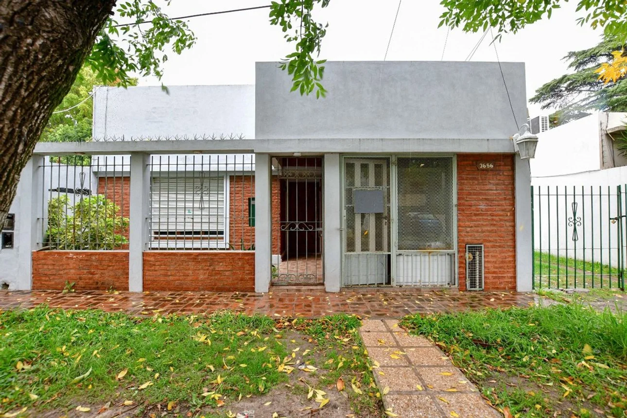 Casa de 4 ambientes en venta en Manuel B. Gonnet, Calle 24 Entre 495 y 496 3600