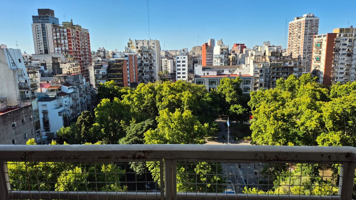 Foto 7 — VENTA DEPTO 2 AMB. BALVANERA CON 2 COCHERAS A/CRED