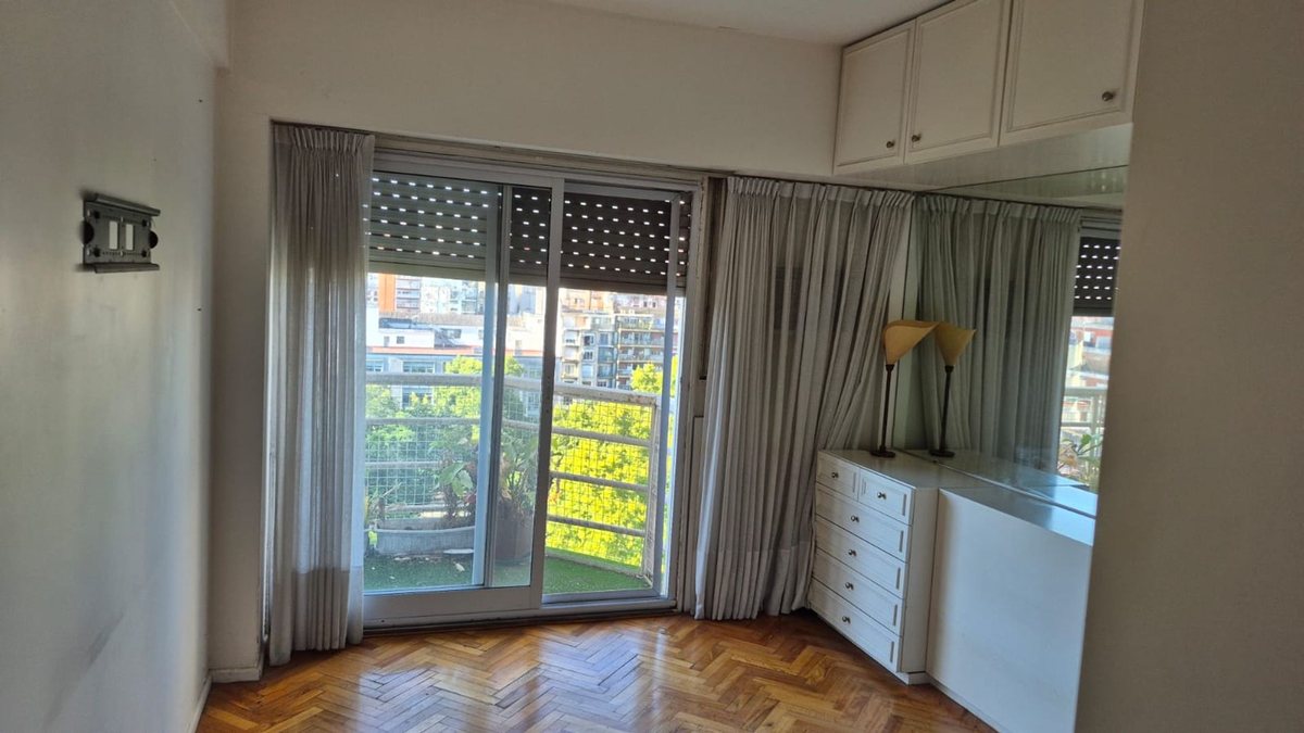 Foto 9 — VENTA DEPTO 2 AMB. BALVANERA CON 2 COCHERAS A/CRED