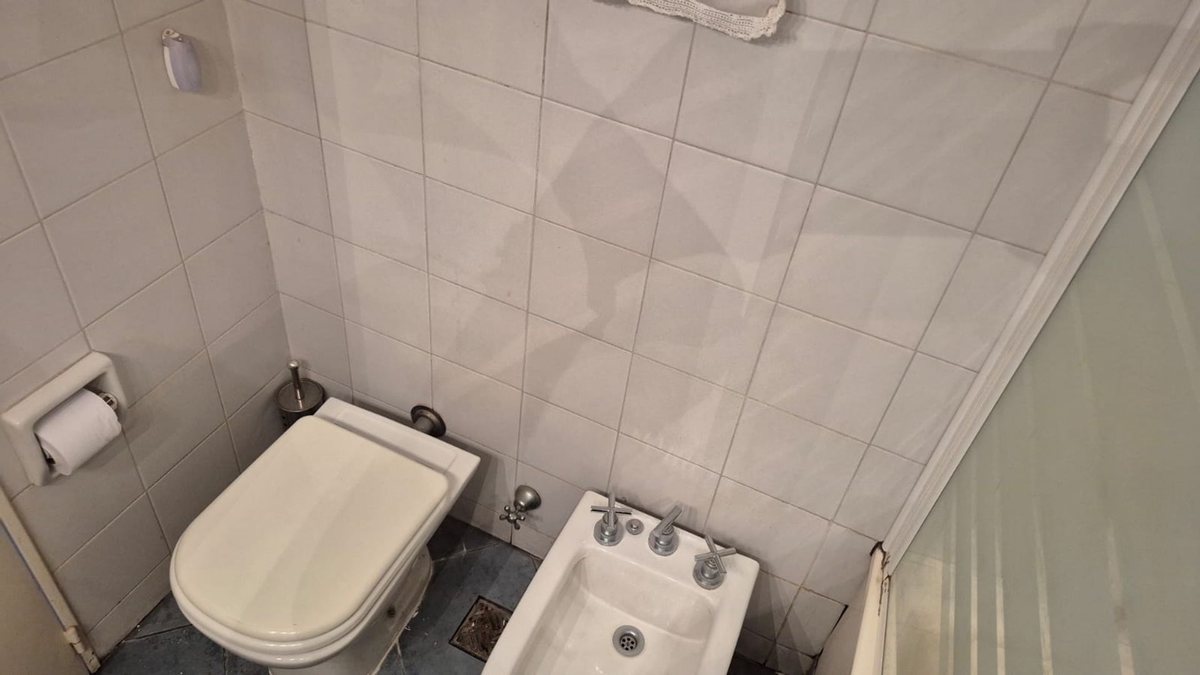 Foto 15 — VENTA DEPTO 2 AMB. BALVANERA CON 2 COCHERAS A/CRED