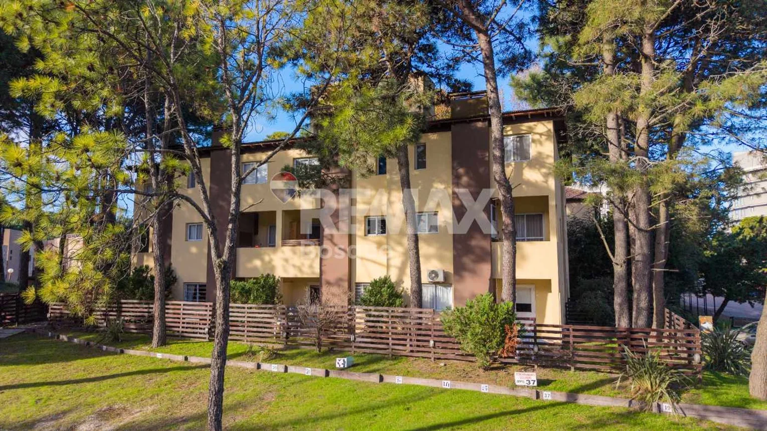 Departamento de 4 ambientes en venta en Pinamar, 1° de Julio de 1978 1400