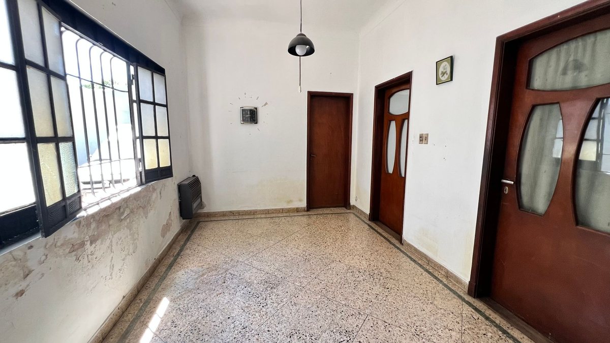 Foto 6 — GRAN LOTE CON CASA 4 AMBIENTES MONTE GRANDE CENTRO