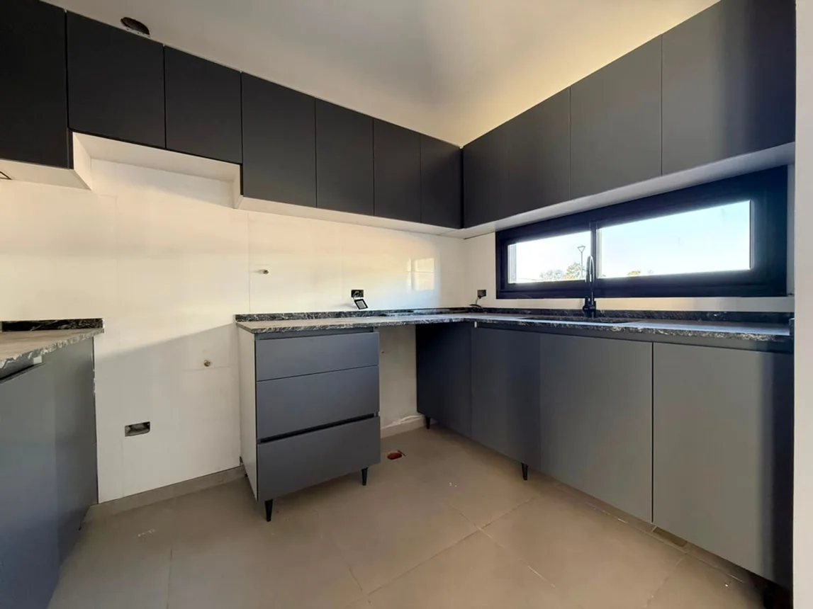 Venta duplex 2 dormitorios housing zona sur, foto 3