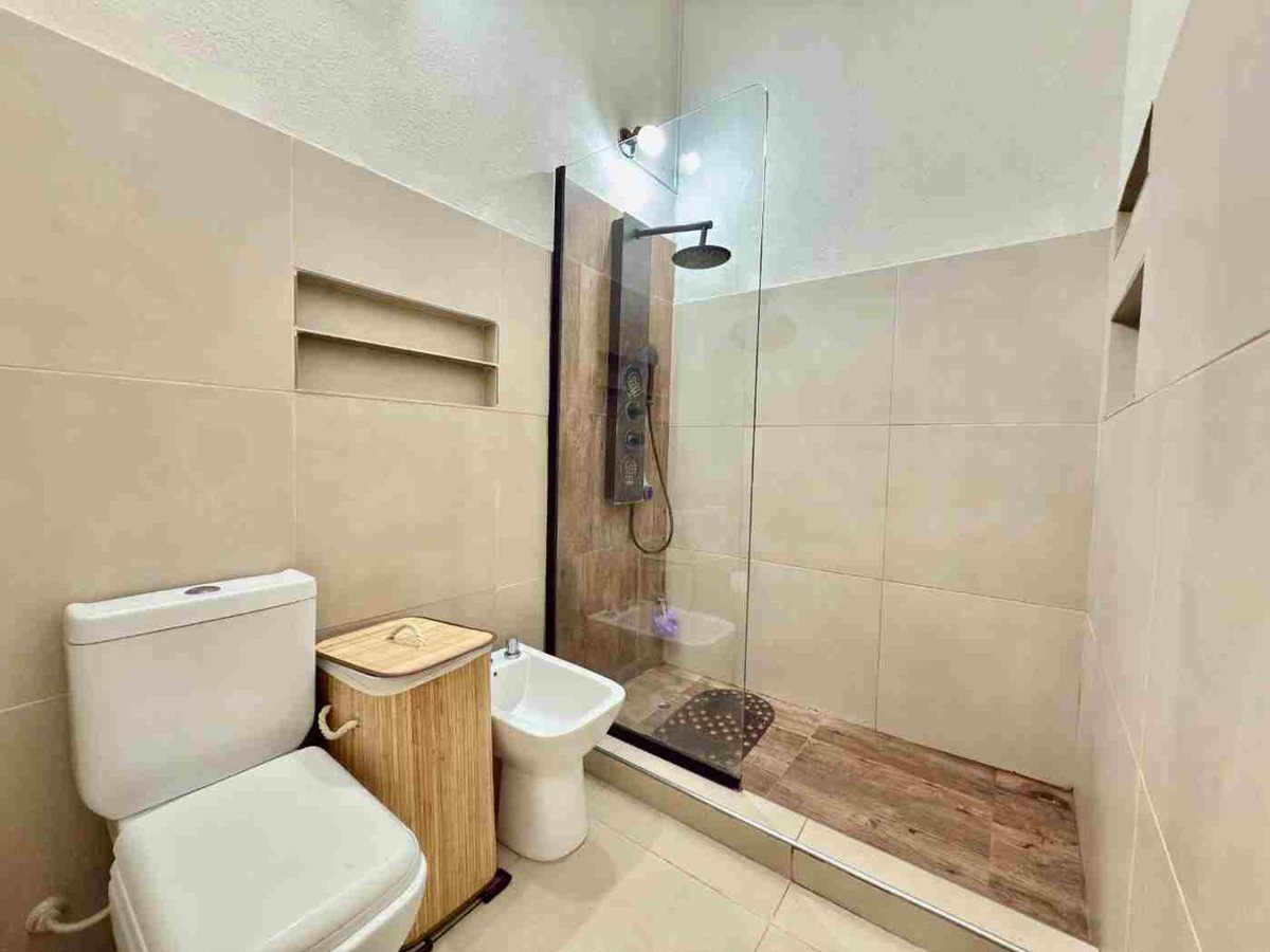 Foto 5 — CASA 6 AMBIENTES EN VENTA EN LLAVALLOL CON PILETA