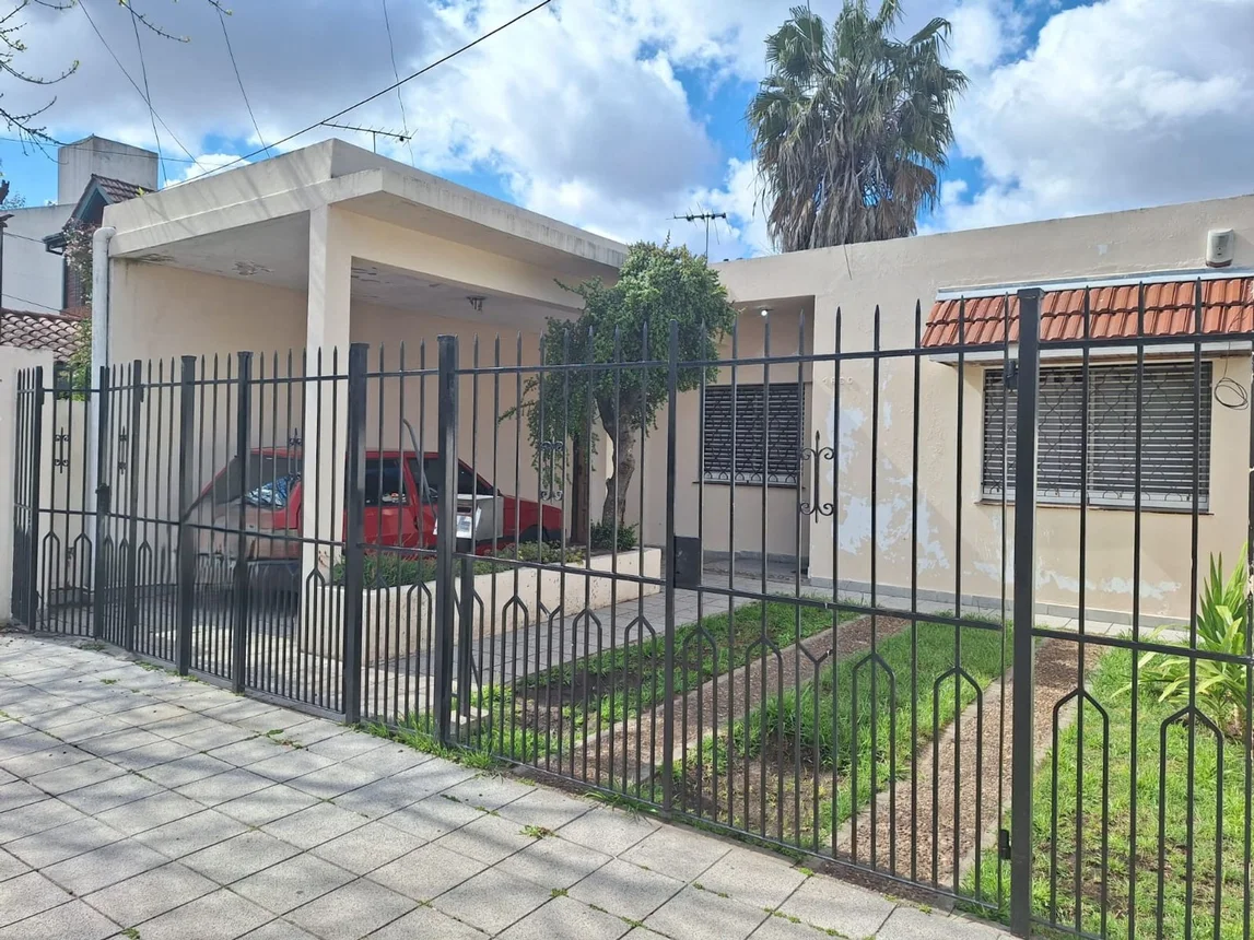 Casa de 4 ambientes en venta en Adrogué, Conscripto Bernardi 1800, foto 5