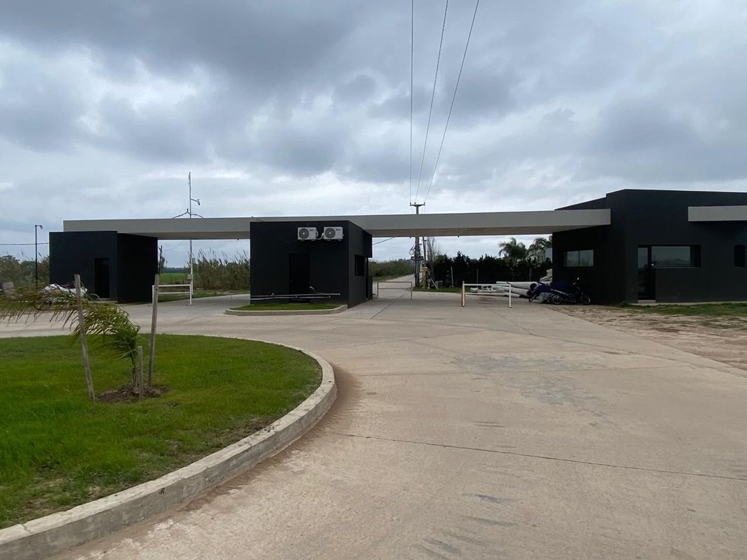 SE VENDE TERRENO 700M2 BARRIO LA MANZA-NUEVOS AIRE
