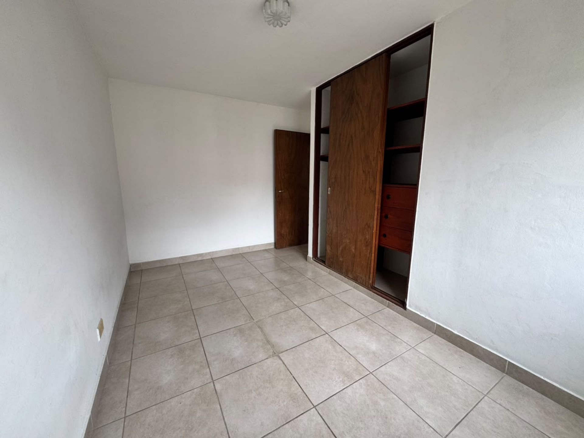 VENTA 3 DORM PARQUE LA VEGA ACEPTA VEHICULO - foto 9
