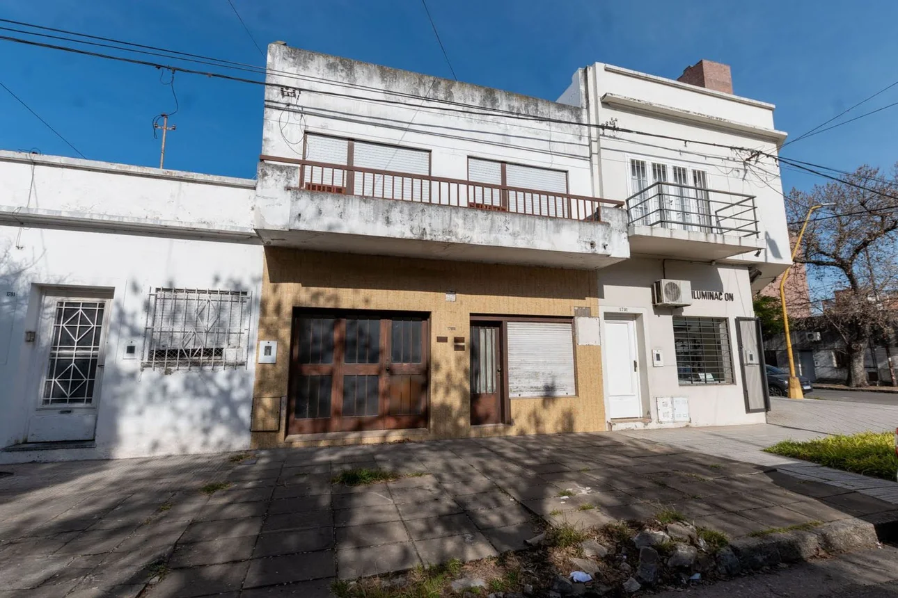 Casa de 14 ambientes en venta en Santa Fe, Maipú 1700