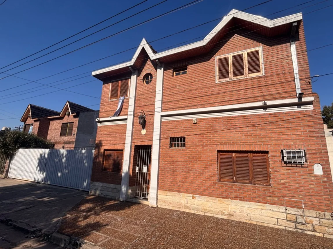 Casa en venta en Villa Sarmiento, foto 2