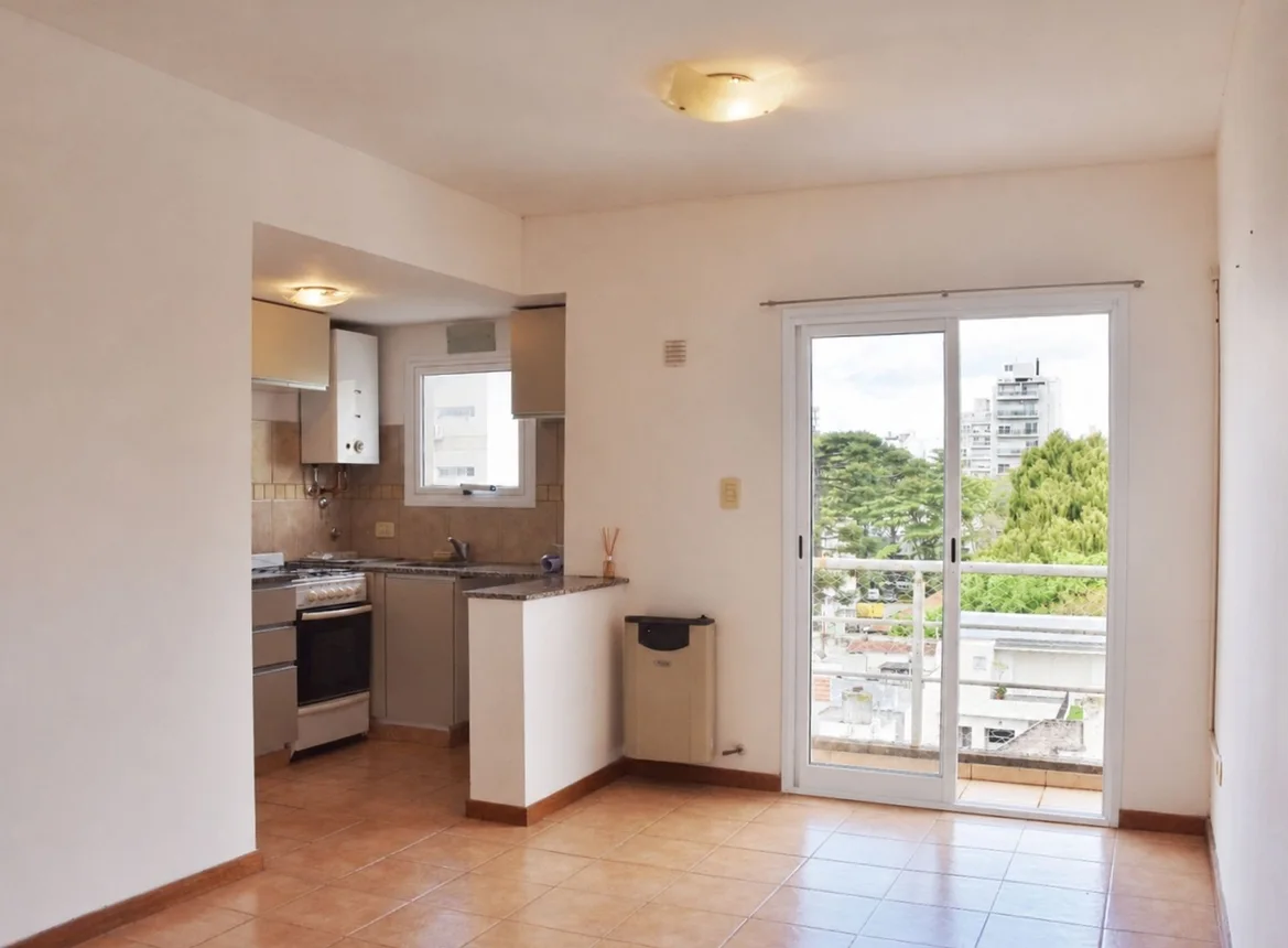 Departamento de 2 ambientes en alquiler en La Plata, Calle 55 Entre 13 y 14 900