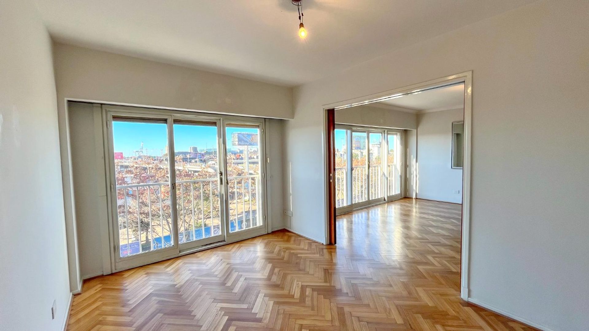Venta Semipiso 4 amb. Retiro Dependencia y Cochera