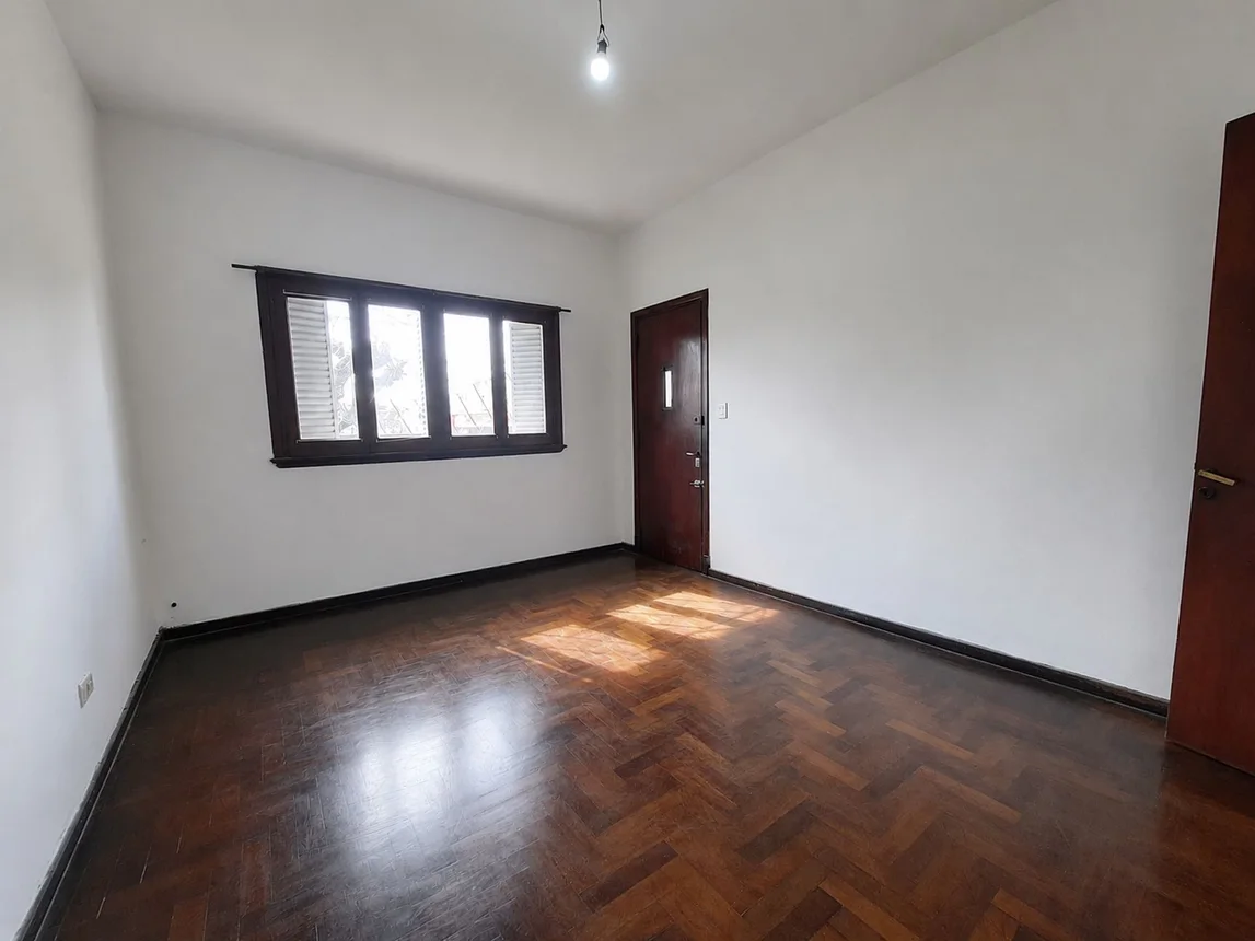 Casa de 3 ambientes en venta en Bernal Oeste, Zapiola 800, foto 3