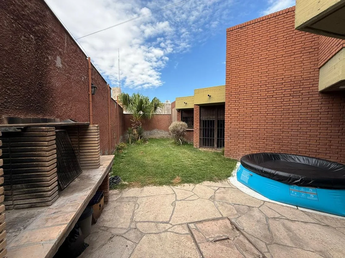 Casa de 5 ambientes en venta en Mendoza, Ingeniero Baglietto 3100, foto 4