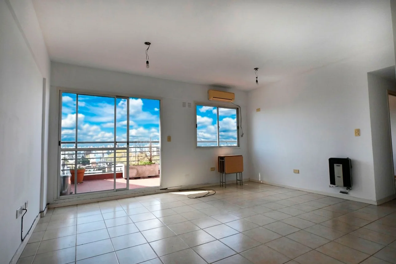 Semipiso de 2 ambientes en venta en Floresta, Dolores 300
