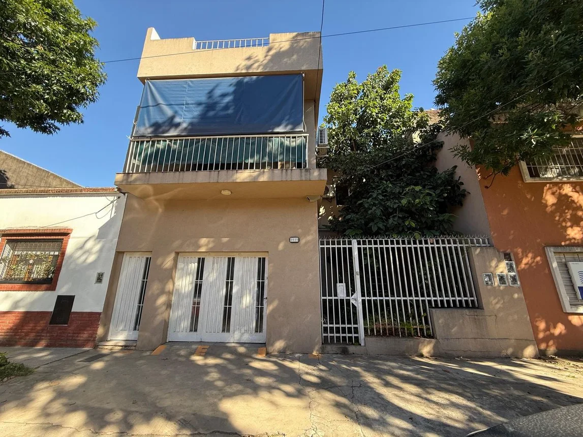 Casa de 5 ambientes en venta en Munro, Manuel Belzu 3600