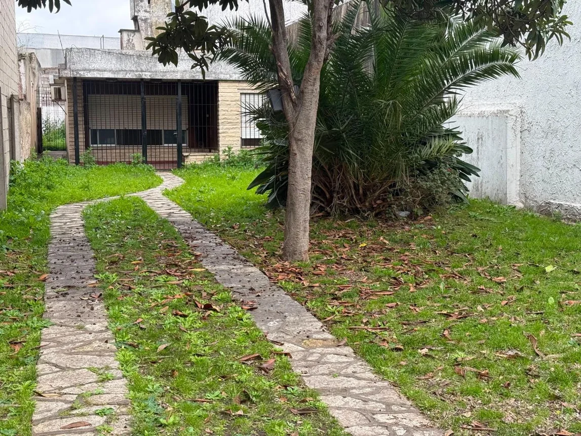 Casa de 3 ambientes en venta en Castelar, Alem 1400, foto 2