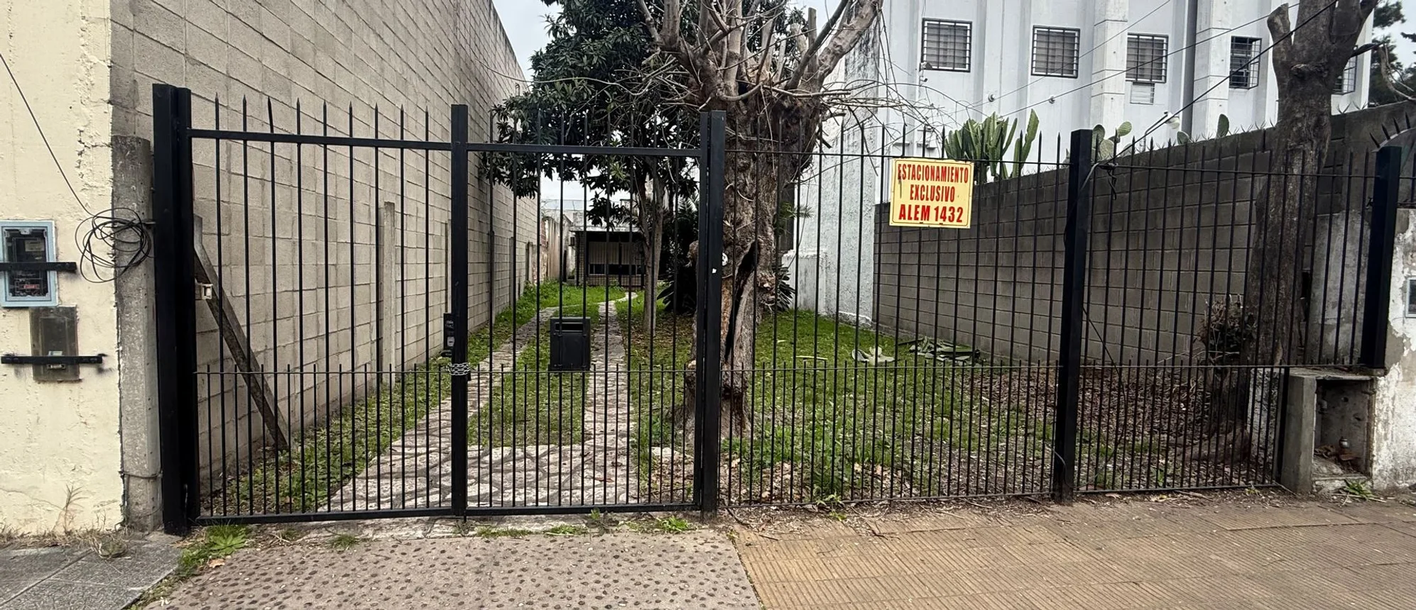 Casa de 3 ambientes en venta en Castelar, Alem 1400