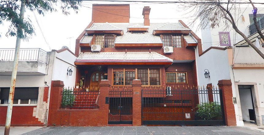 VENTA CASA 5 AMB PILETA QUINCHO COCHERAS