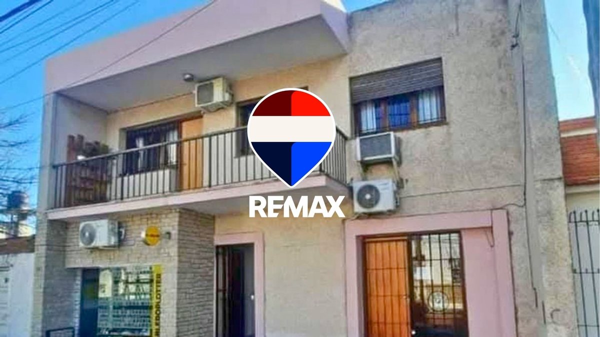 CASA CON 8 OFICINAS VENTA MACROCENTRO - foto 1