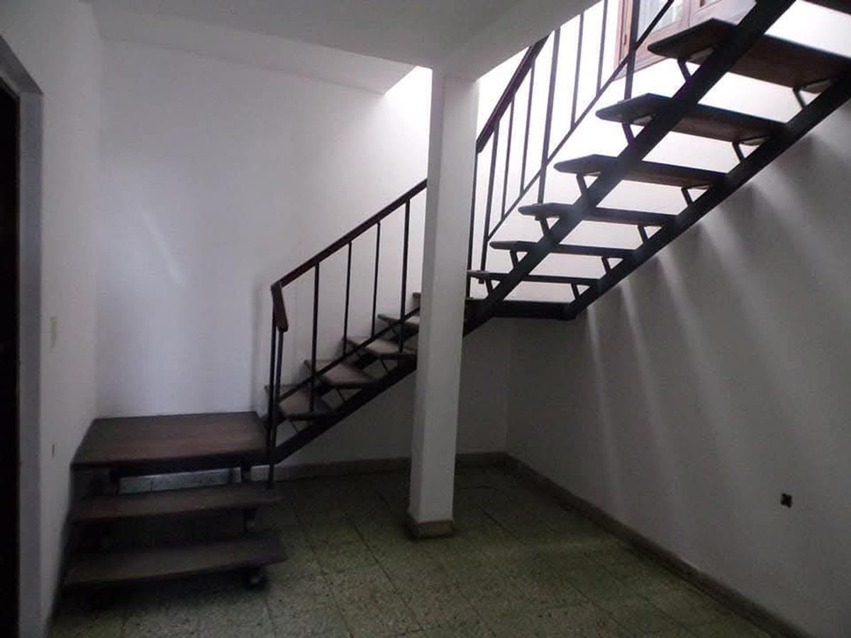 CASA CON 8 OFICINAS VENTA MACROCENTRO - foto 10