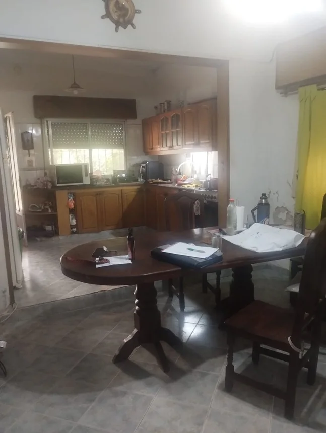 Venta casa 3 dormitorios, patio y cochera, foto 2