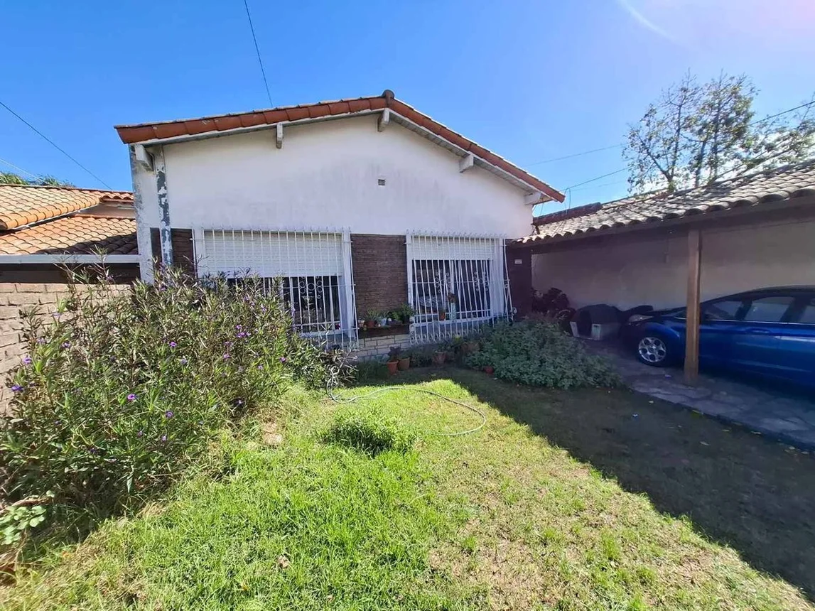 Casa en venta en Castelar, foto 2