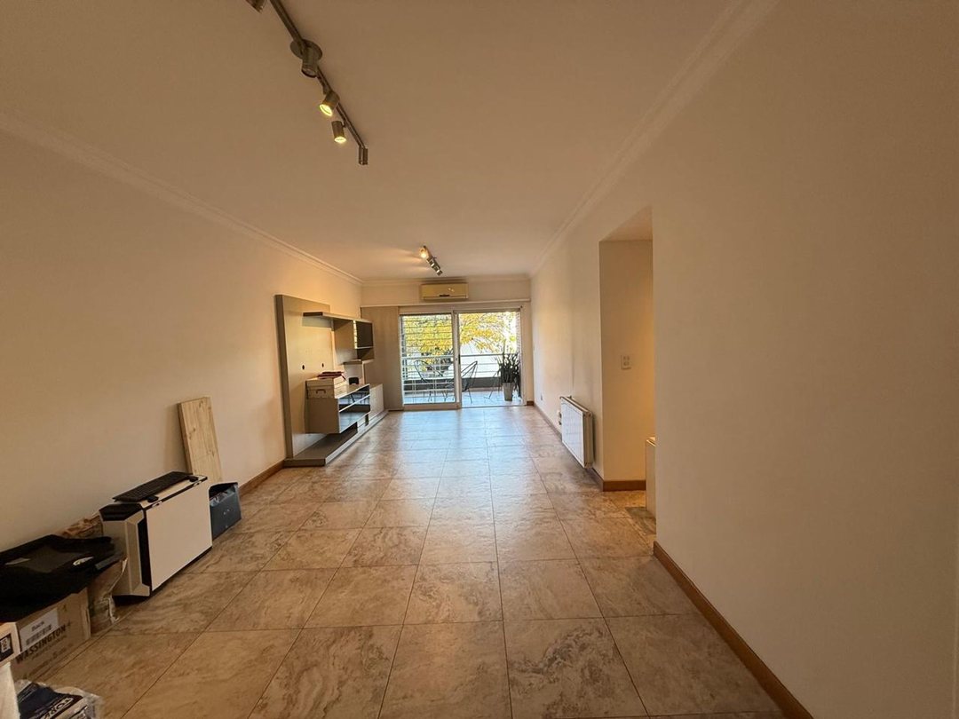 VENTA DEPTO 4 AMB CON COCHERA Y PATIO APTO CRÉDITO