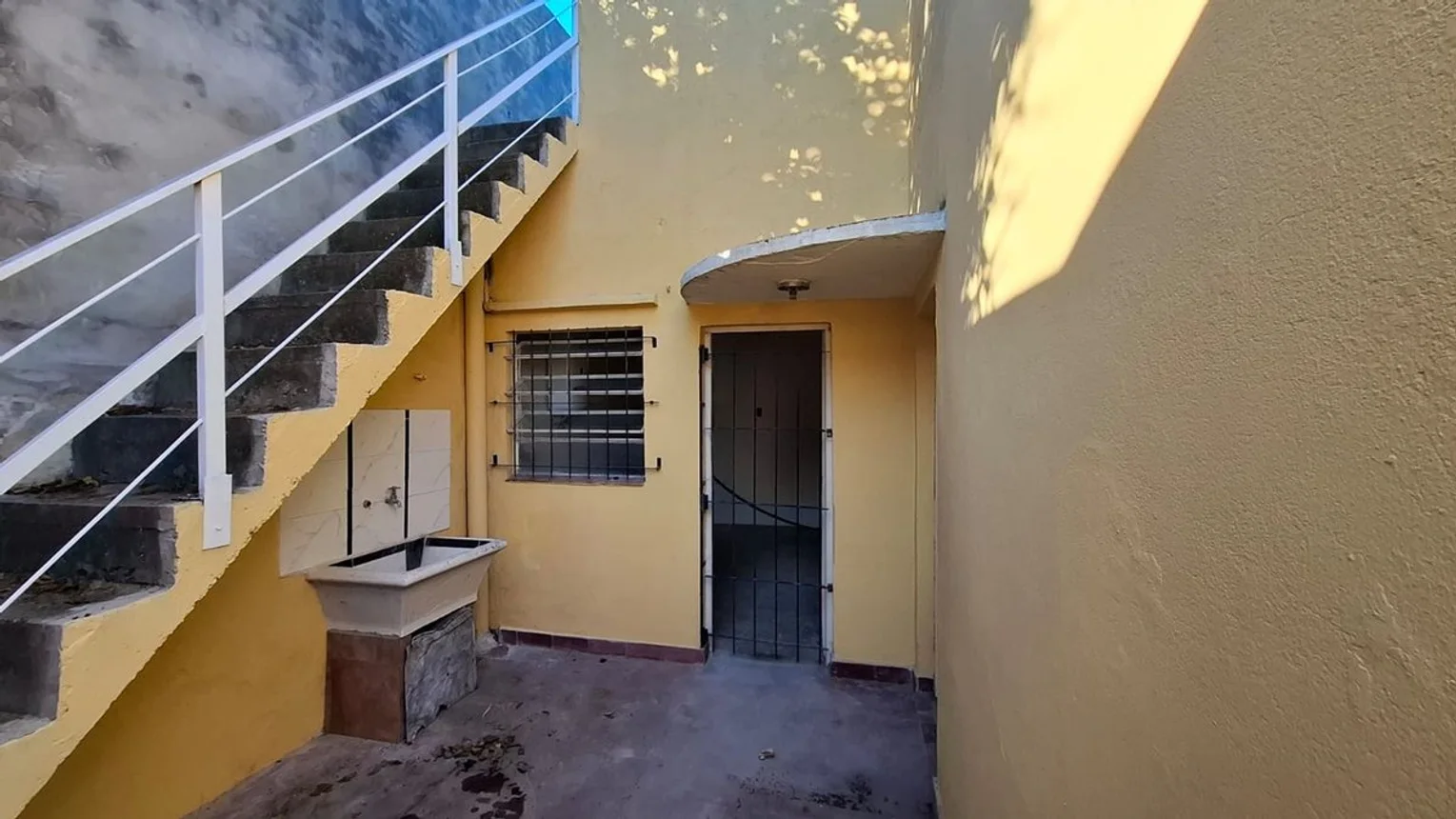 Casa de 3 ambientes en venta en Caseros, Tupiza 2700, foto 2