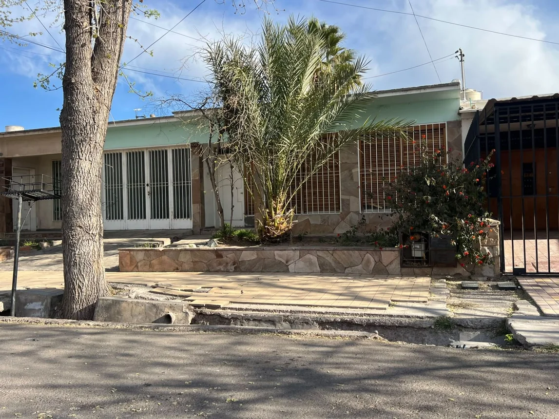 Casa en venta en Guaymallén, foto 2